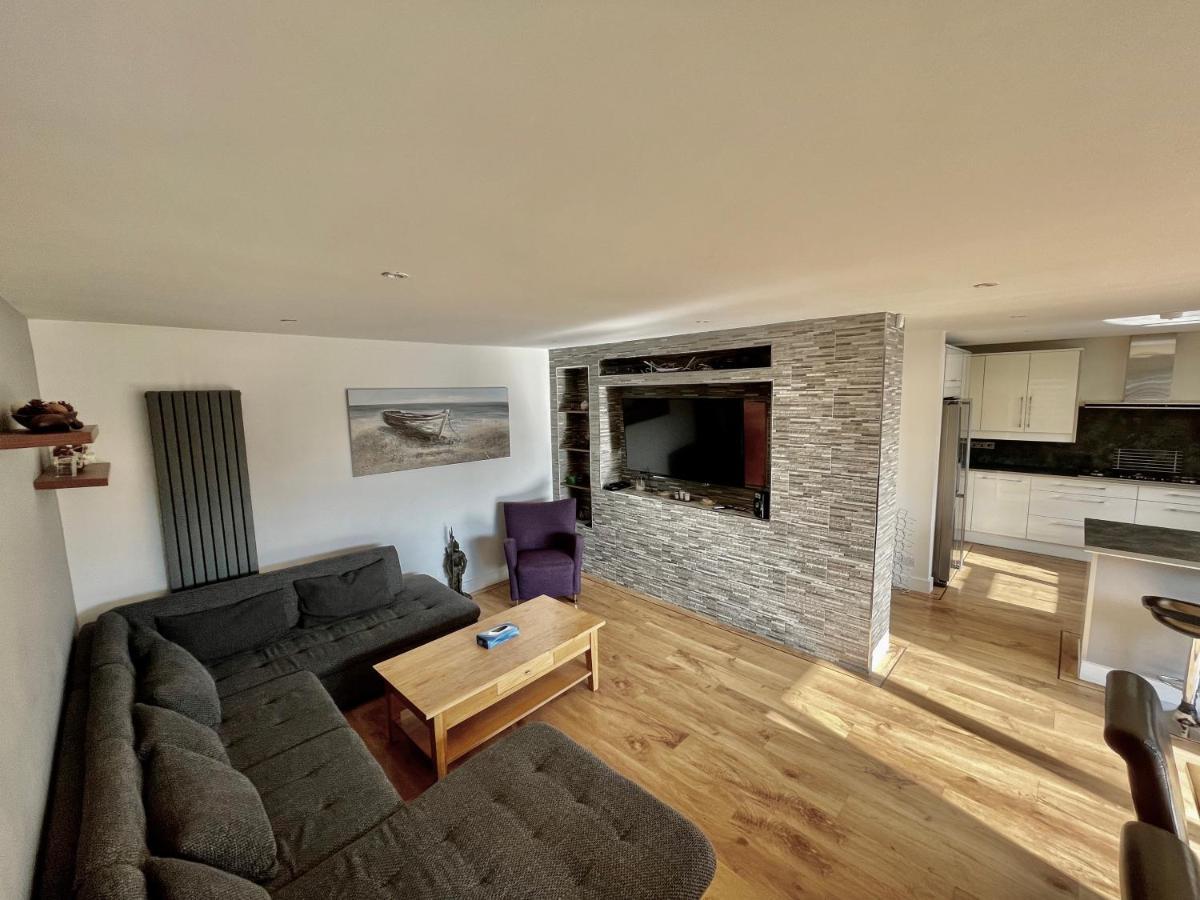 Four Corners Holiday Home Hot Tub & Sauna 芬当 外观 照片