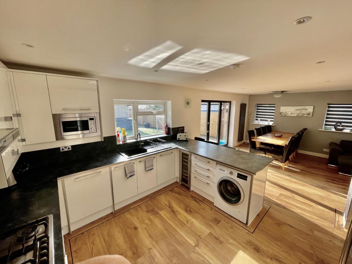 Four Corners Holiday Home Hot Tub & Sauna 芬当 外观 照片