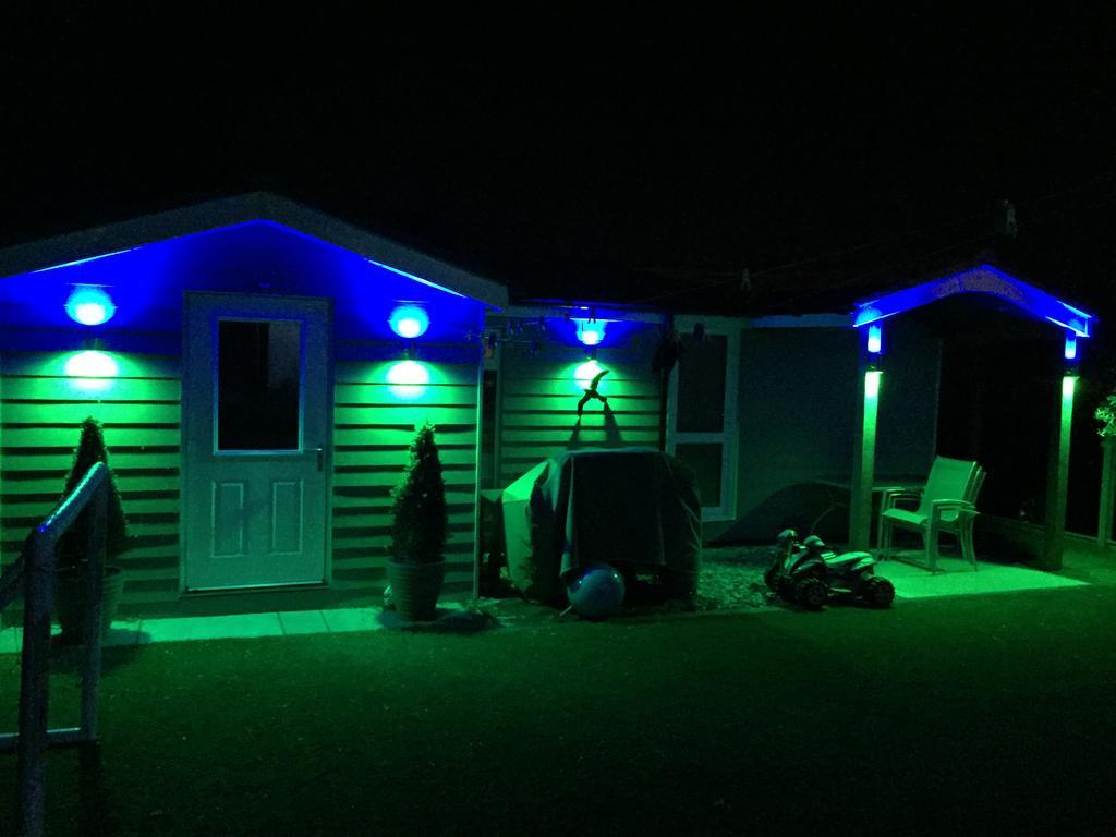 Four Corners Holiday Home Hot Tub & Sauna 芬当 外观 照片